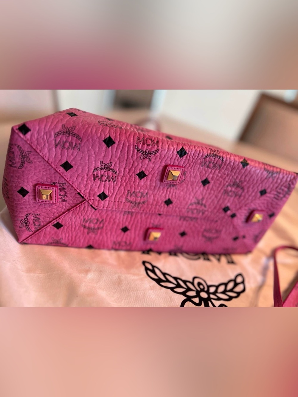 MCM Visetos & Pochette w/ Dust Bag - Picture 10 of 15